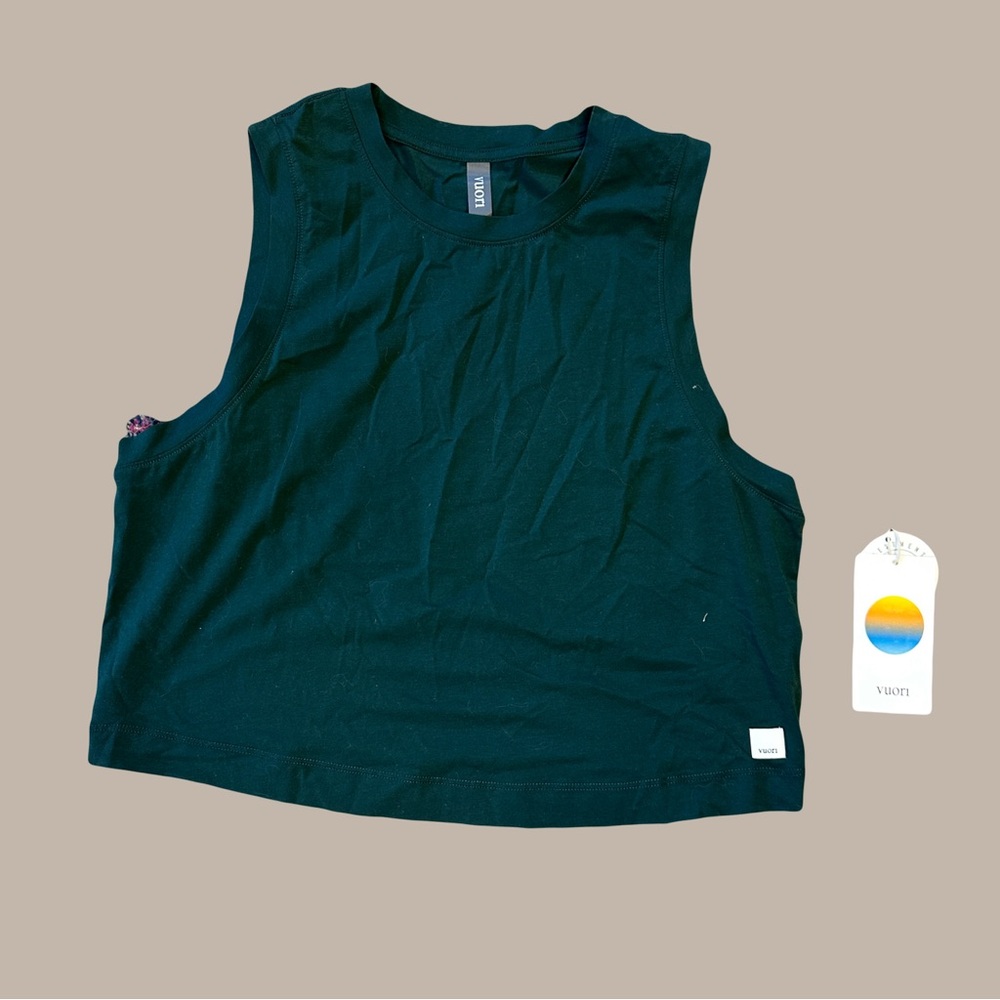 NWT Vuori feather crop tank
